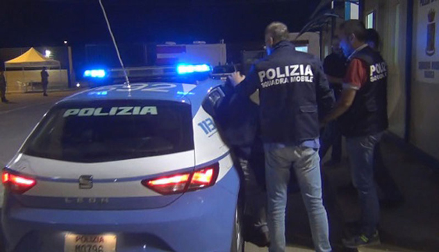 Furto in un supermercato di via Reggio Campi durante il lockdown, due arresti