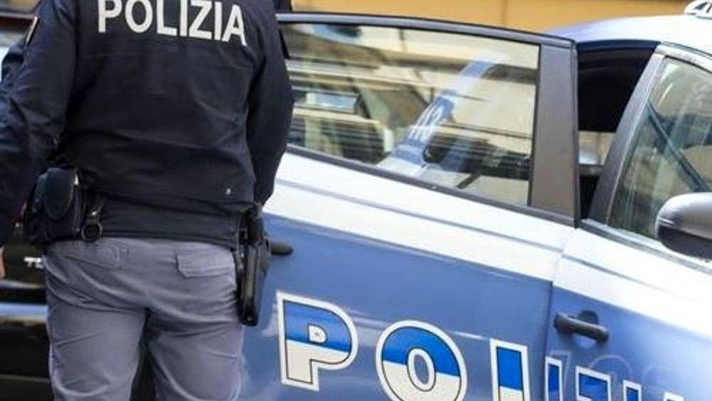Coronavirus a Reggio Calabria, la Polizia chiude un locale e sanziona 30 persone