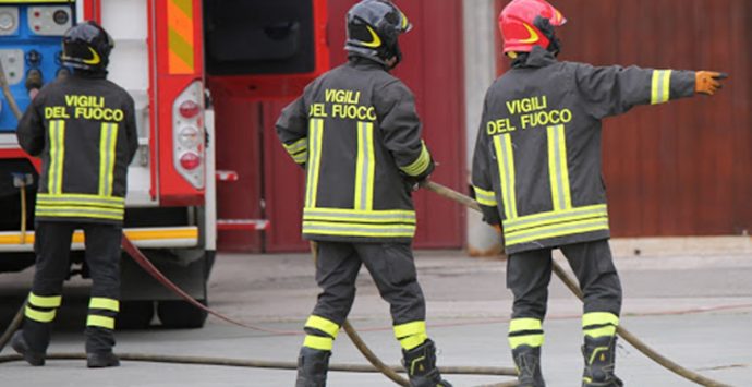 Reggio Calabria, uomo cade in un burrone: salvato dai vigili del fuoco
