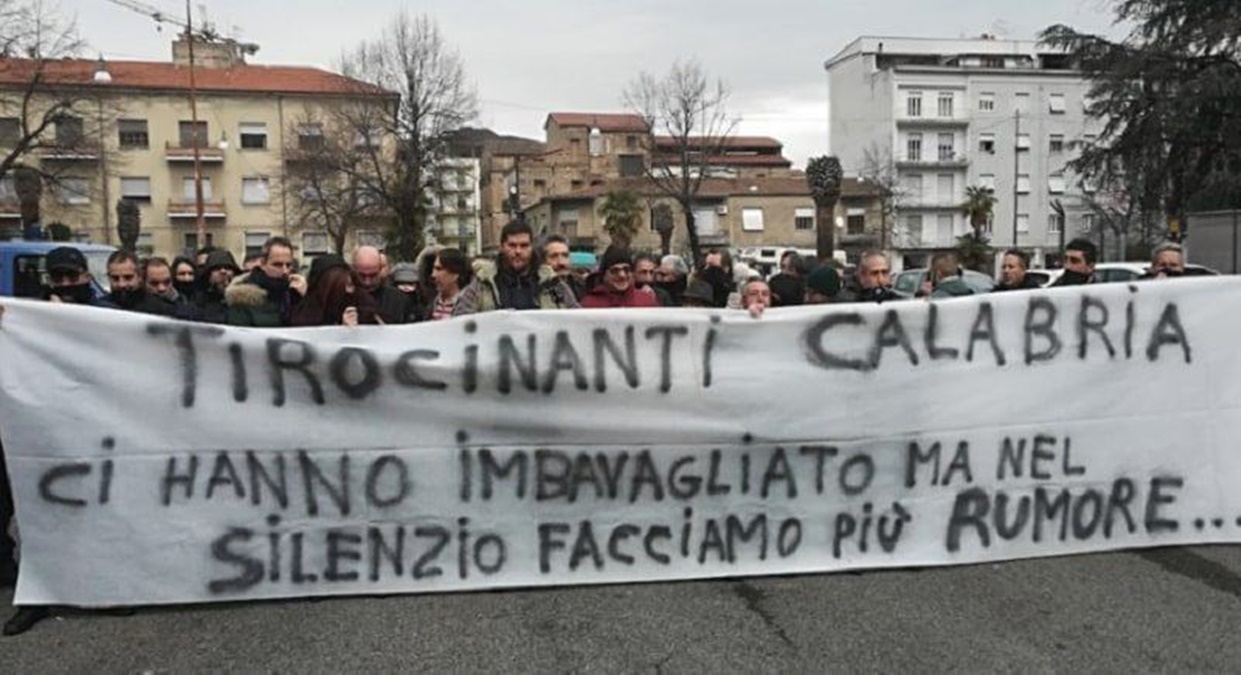 Tirocinanti, la delusione del comitato: «Sulla “Vertenza Calabria” nessun accenno ai nostri problemi»