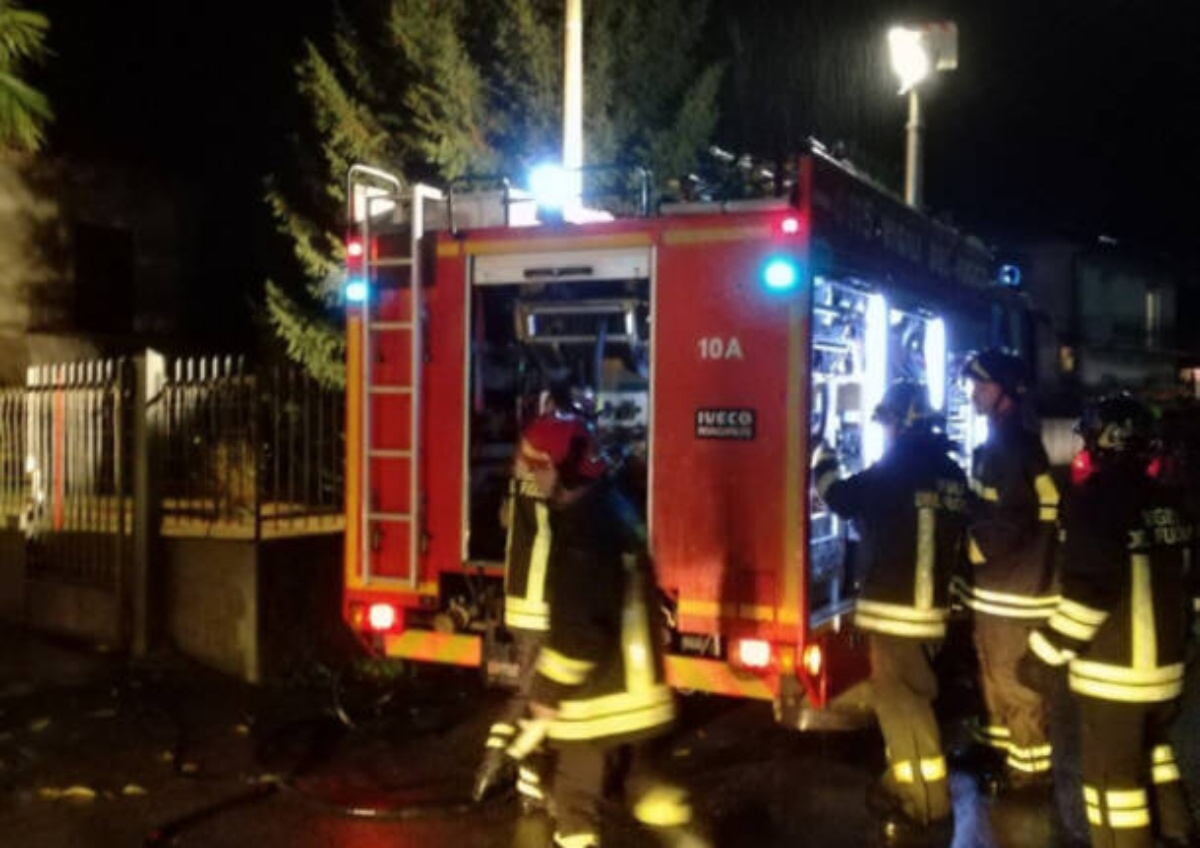 Reggio Calabria, incendio doloso in via Lia: danneggiato un caseificio