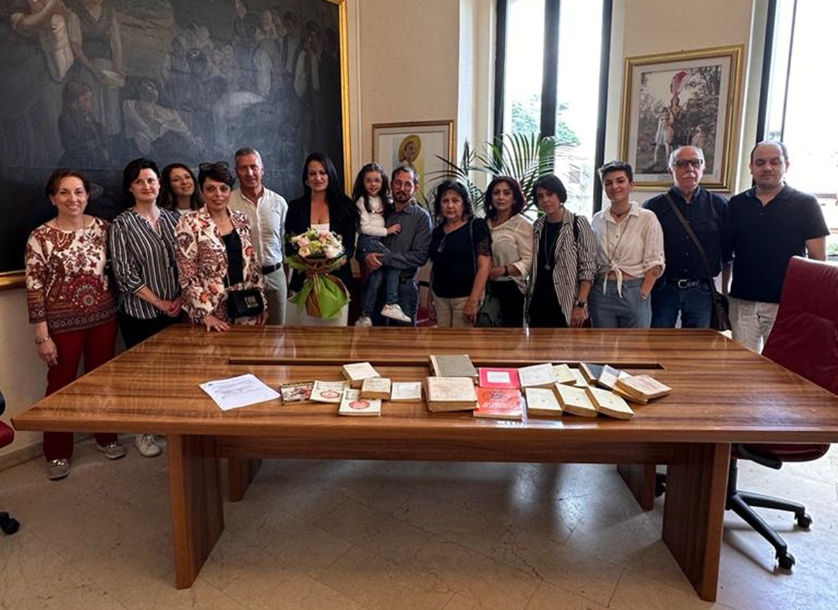 Taurianova, la famiglia Gerace dona circa 800 libri alla Biblioteca comunale